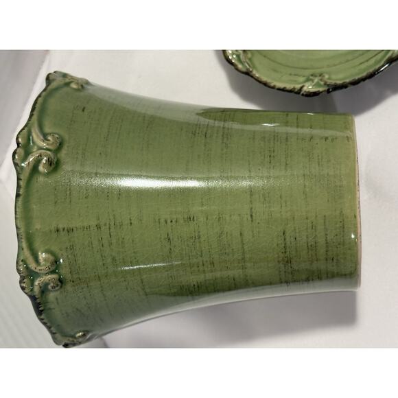 Ceramic Green Planter Round w/ decorative footed plate, French Country, Shabby - Picture 6 of 10